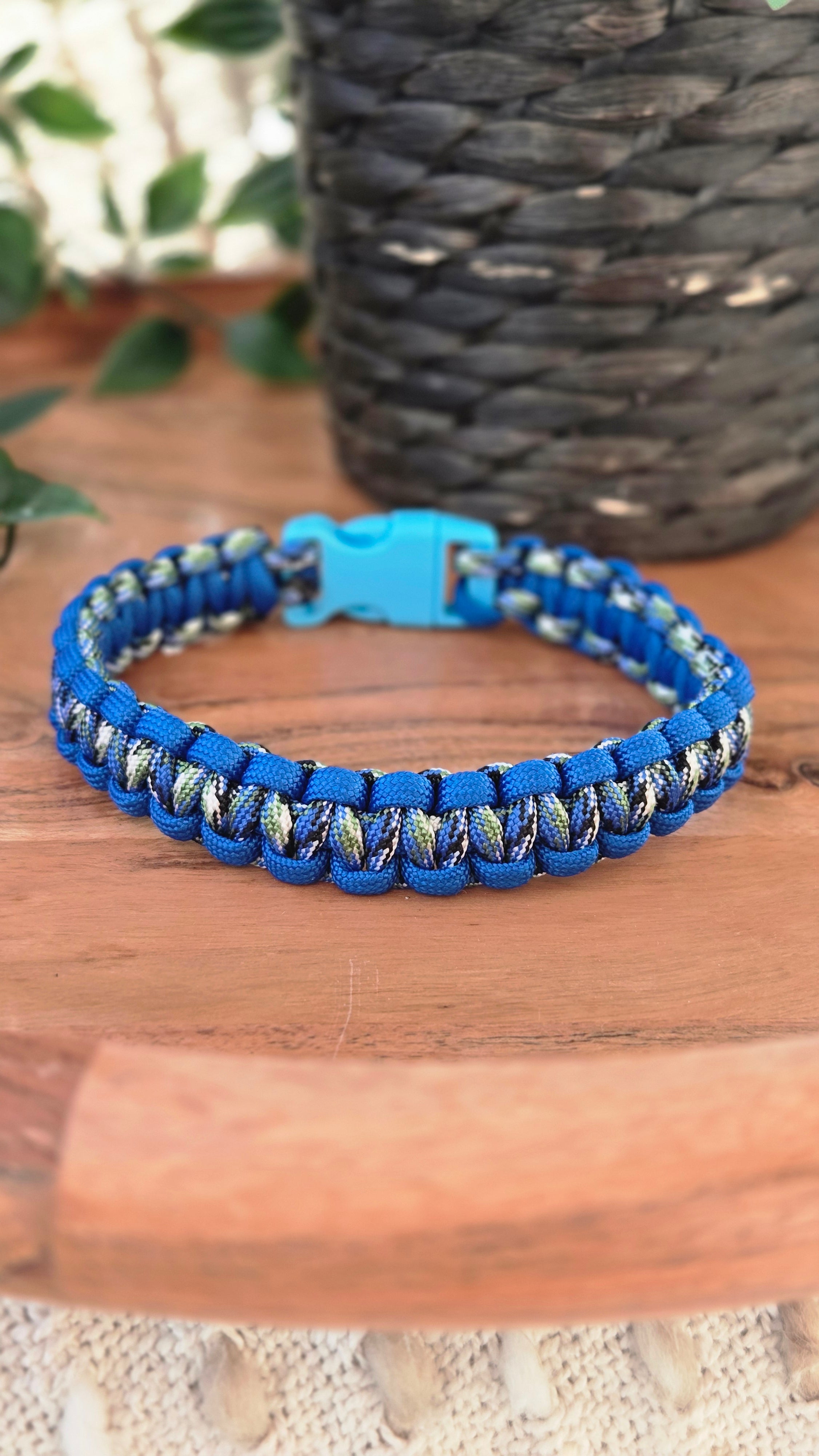 Collier en paracorde Bleu 33cm